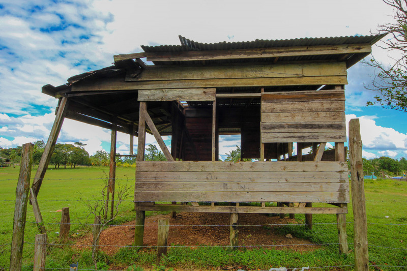 Hurricane damage in the Kuiwitingny community.